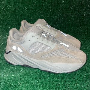 Adidas Yeezy 700 v1 salt